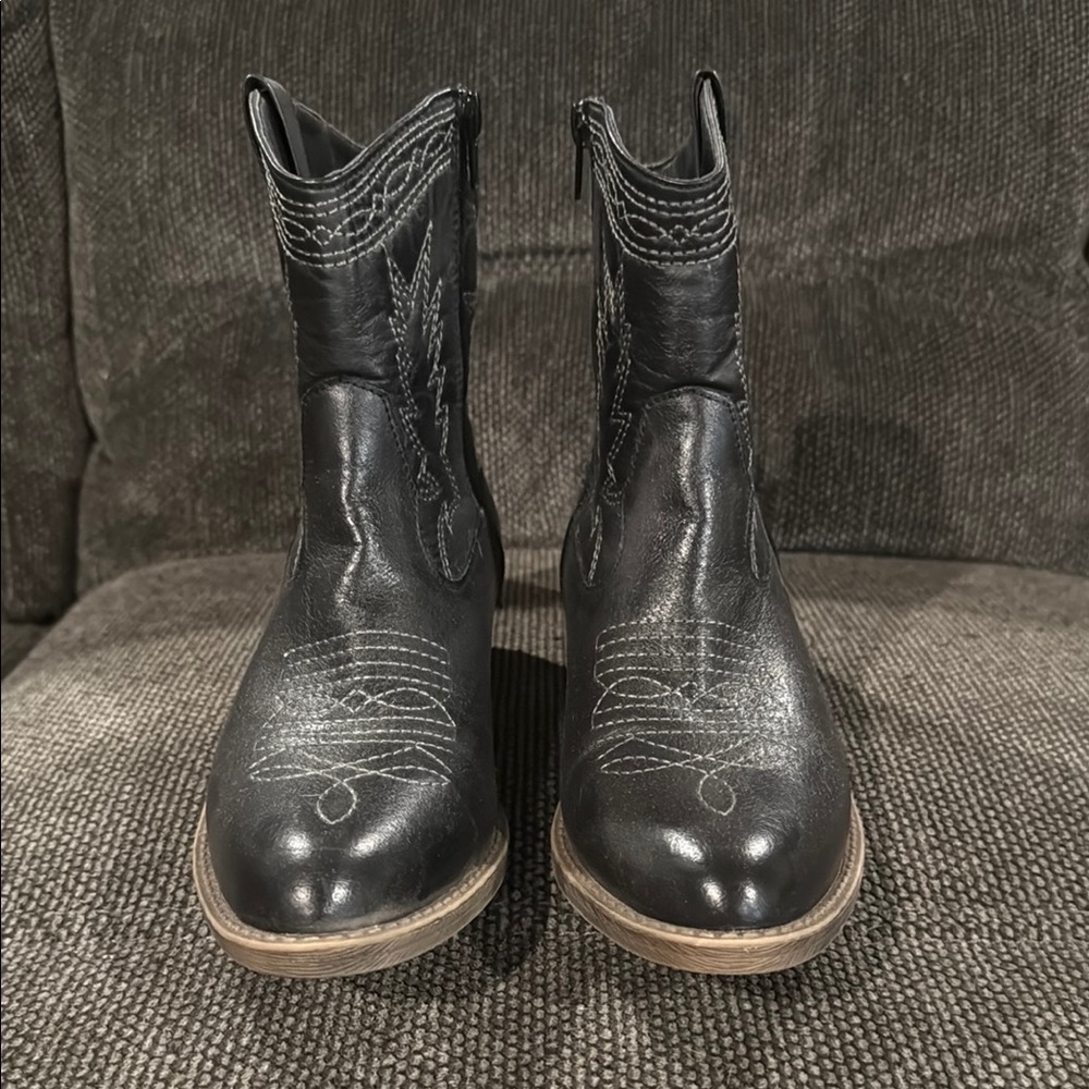 Coconuts by Matisse Black Ankle Boots